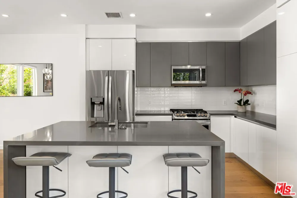 1228 Sycamore Avenue Los Angeles, CA 90038