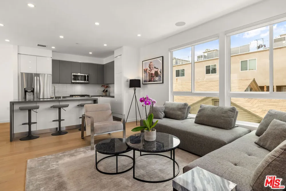 1228 Sycamore Avenue Los Angeles, CA 90038