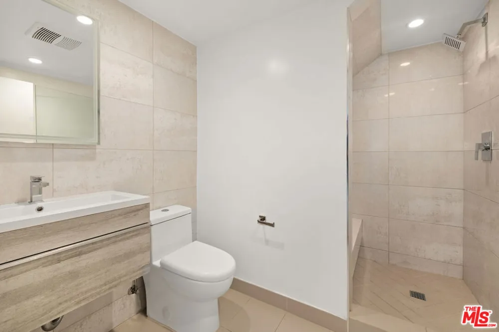 1228 Sycamore Avenue Los Angeles, CA 90038