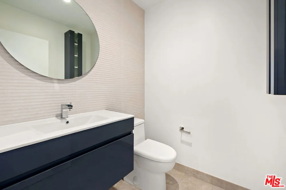 1228 Sycamore Avenue Los Angeles, CA 90038