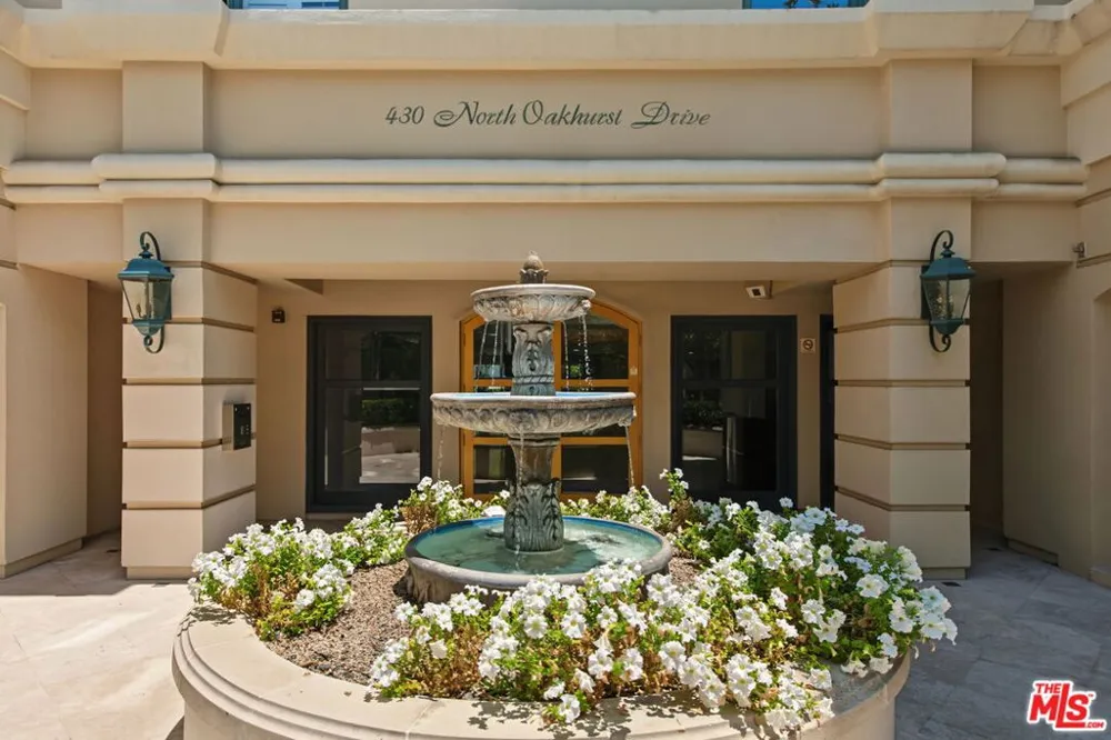 430 Oakhurst Drive #PH406 Beverly Hills, CA 90210