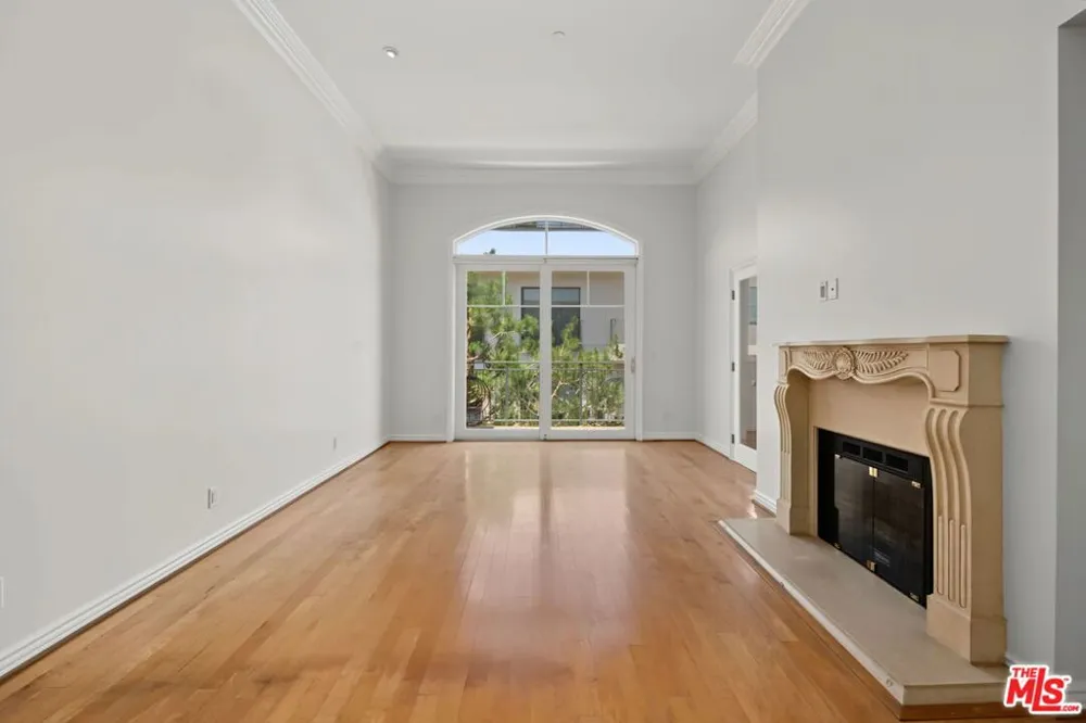 430 Oakhurst Drive #PH406 Beverly Hills, CA 90210