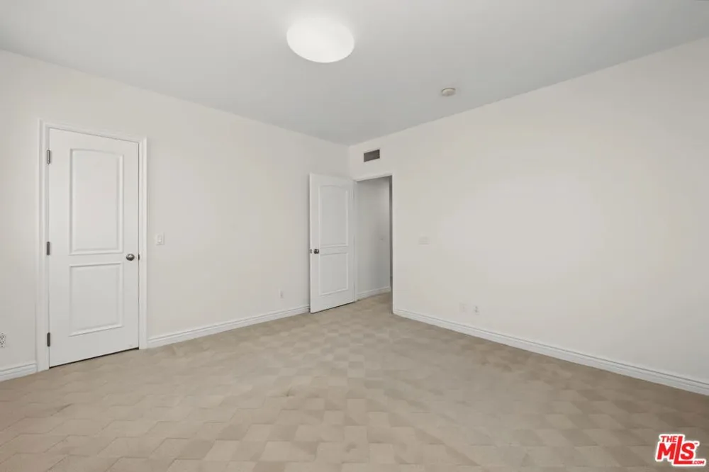 430 Oakhurst Drive #PH406 Beverly Hills, CA 90210