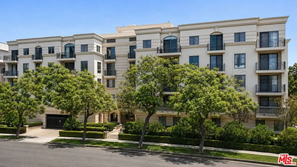 430 Oakhurst Drive #PH406 Beverly Hills, CA 90210