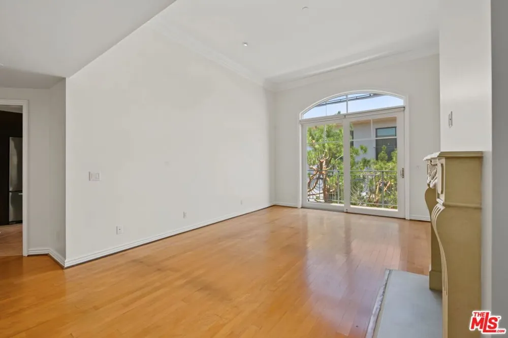 430 Oakhurst Drive #PH406 Beverly Hills, CA 90210