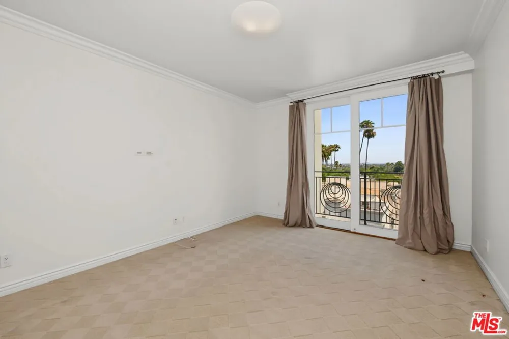 430 Oakhurst Drive #PH406 Beverly Hills, CA 90210