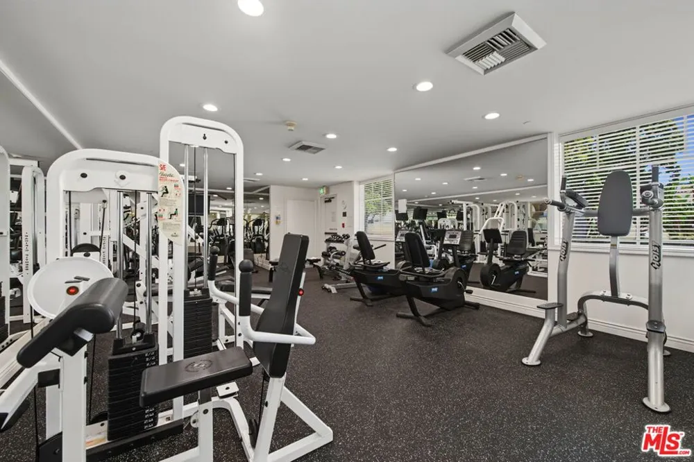 430 Oakhurst Drive #PH406 Beverly Hills, CA 90210