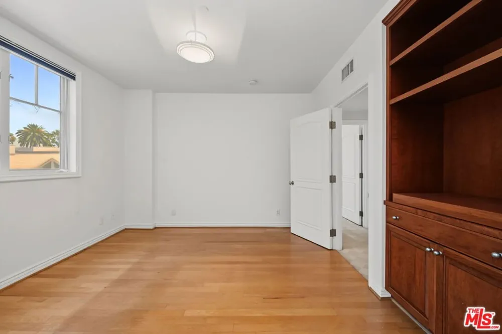 430 Oakhurst Drive #PH406 Beverly Hills, CA 90210