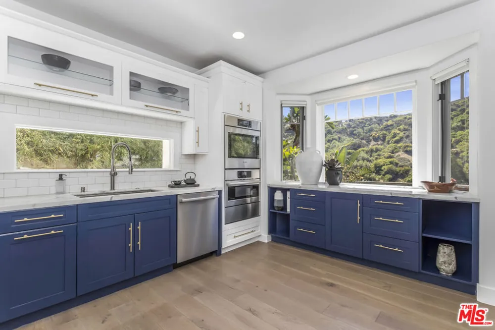 2201 Beech Knoll Road Los Angeles, CA 90046