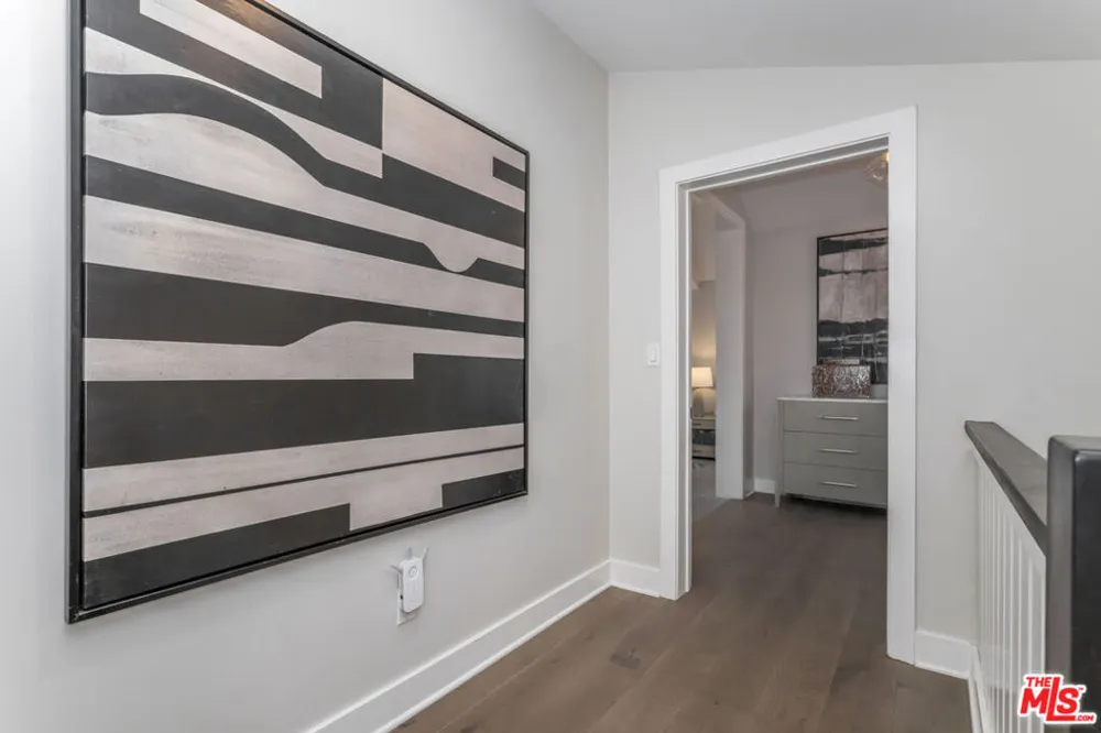 2201 Beech Knoll Road Los Angeles, CA 90046