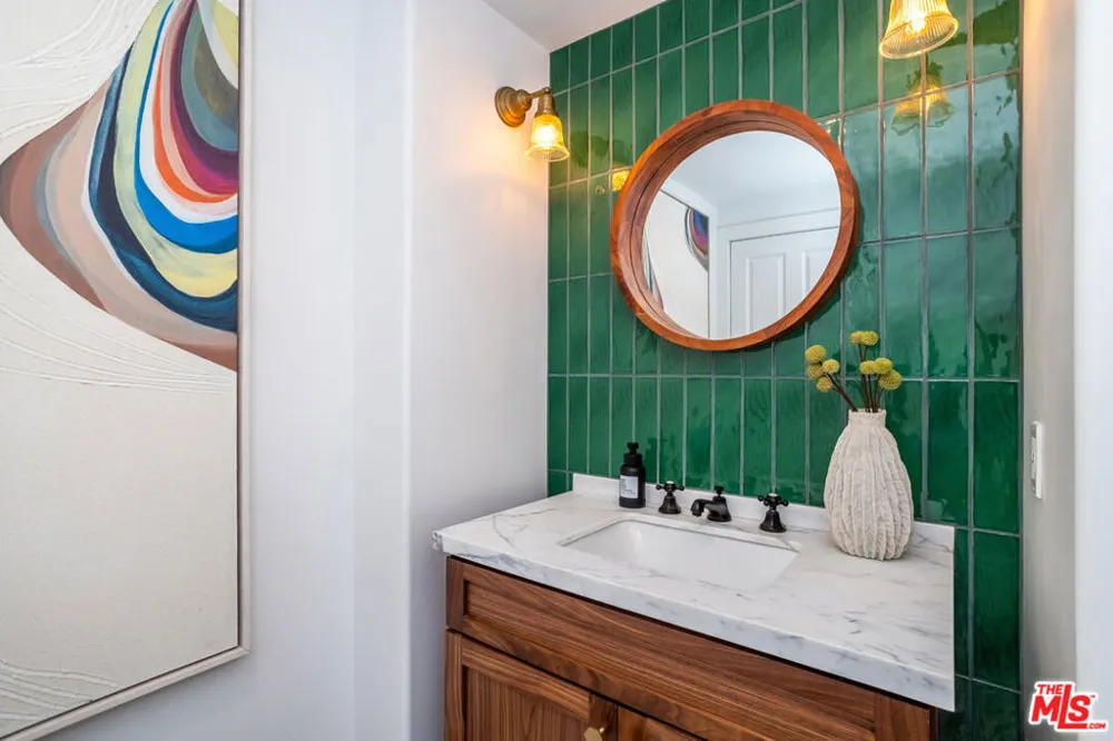 2201 Beech Knoll Road Los Angeles, CA 90046