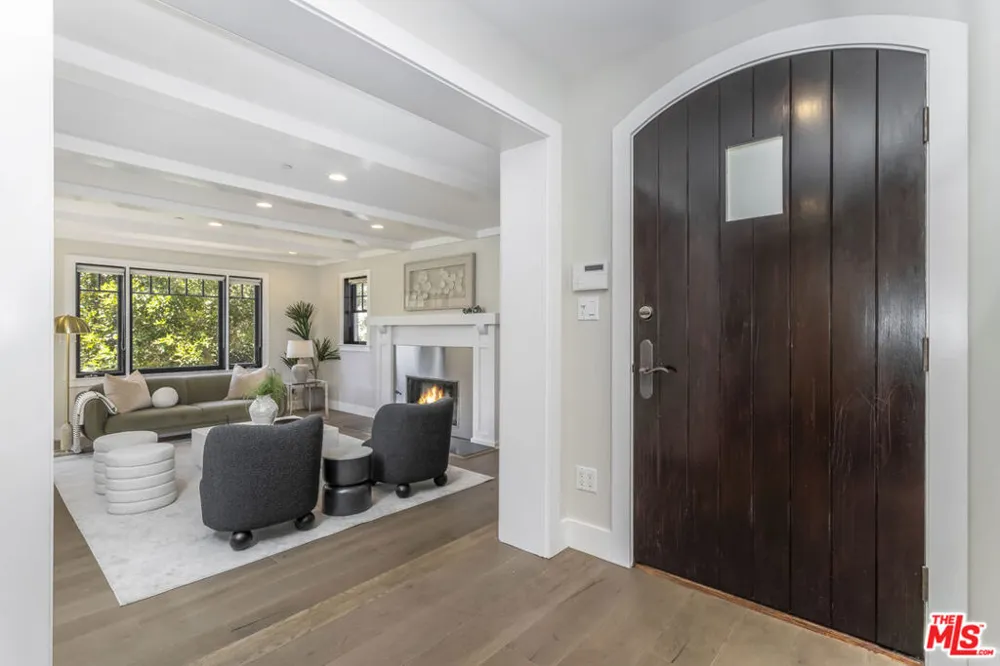 2201 Beech Knoll Road Los Angeles, CA 90046