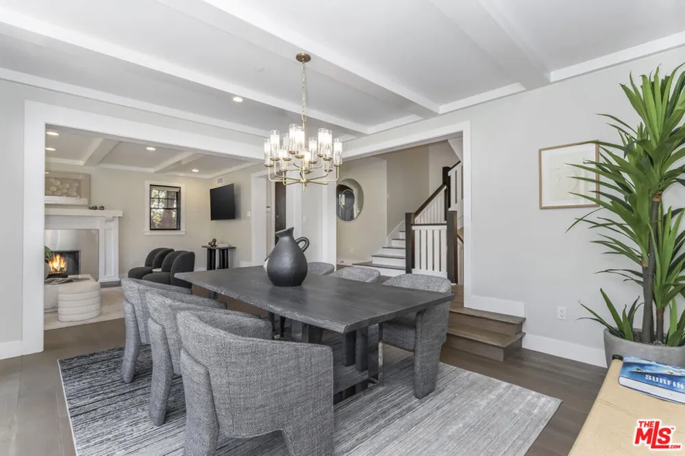 2201 Beech Knoll Road Los Angeles, CA 90046