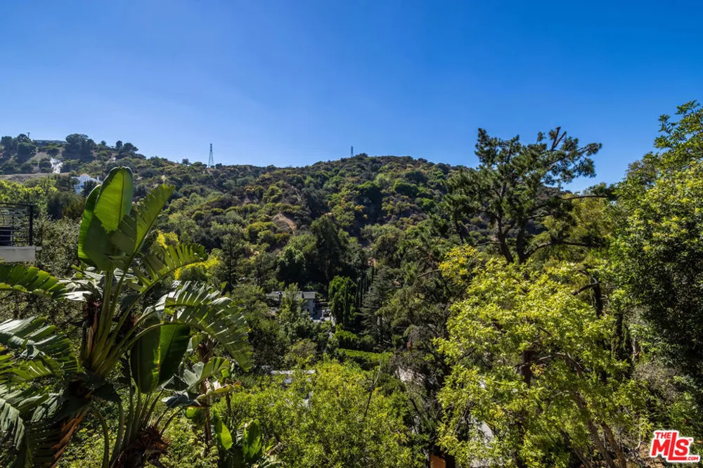 2201 Beech Knoll Road Los Angeles, CA 90046