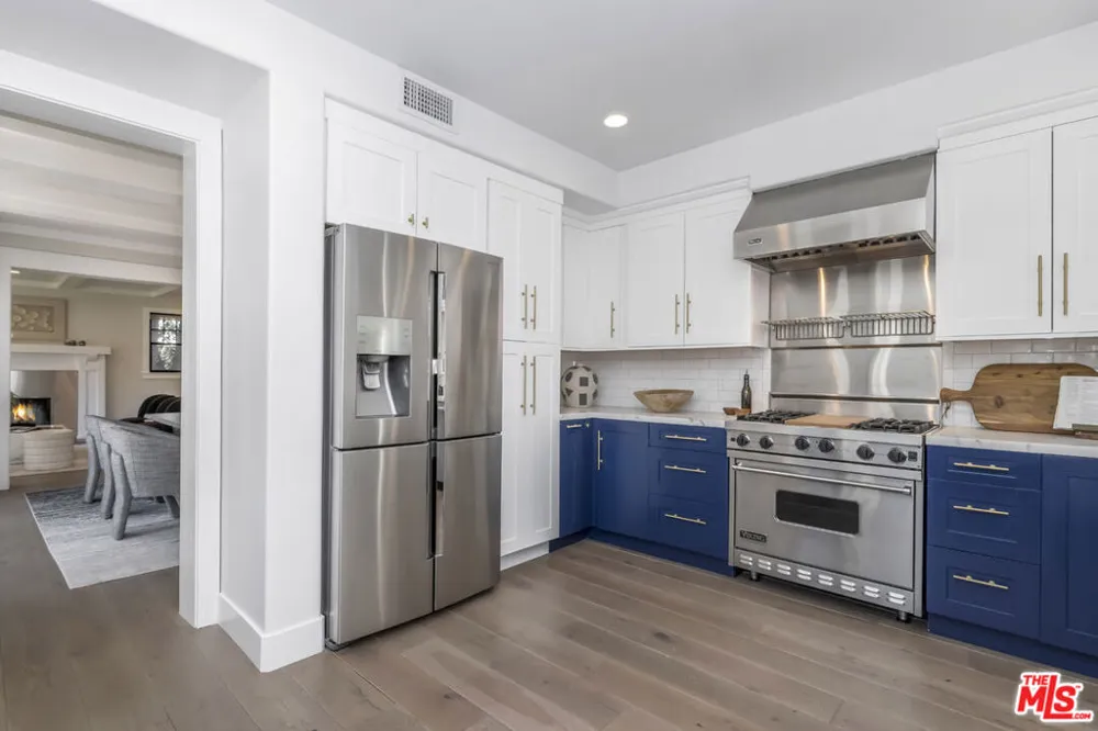 2201 Beech Knoll Road Los Angeles, CA 90046