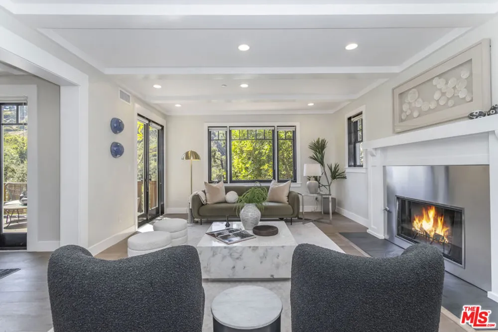 2201 Beech Knoll Road Los Angeles, CA 90046