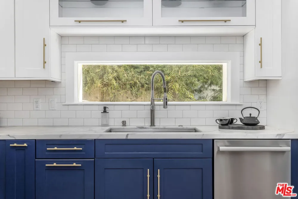2201 Beech Knoll Road Los Angeles, CA 90046