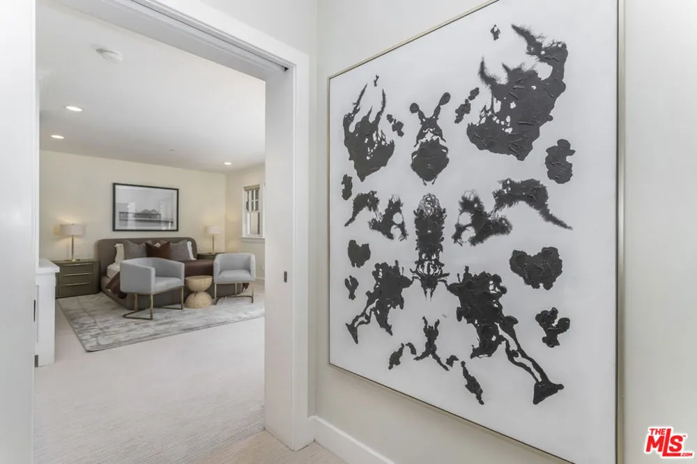 2201 Beech Knoll Road Los Angeles, CA 90046