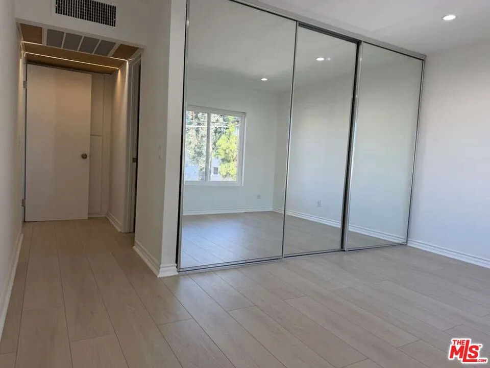18350 Hatteras Street #278 Tarzana, CA 91356