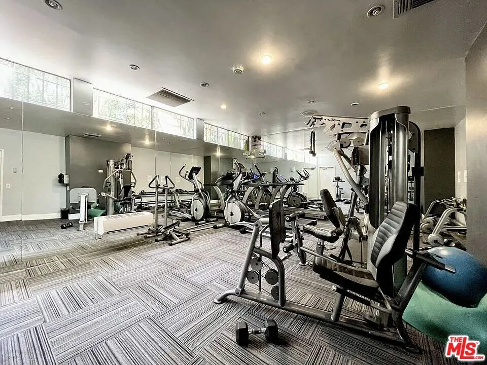 18350 Hatteras Street #278 Tarzana, CA 91356