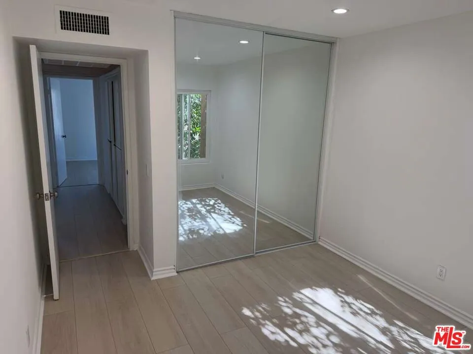 18350 Hatteras Street #278 Tarzana, CA 91356