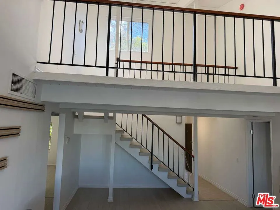 18350 Hatteras Street #278 Tarzana, CA 91356