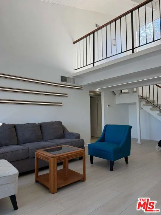 18350 Hatteras Street #278 Tarzana, CA 91356
