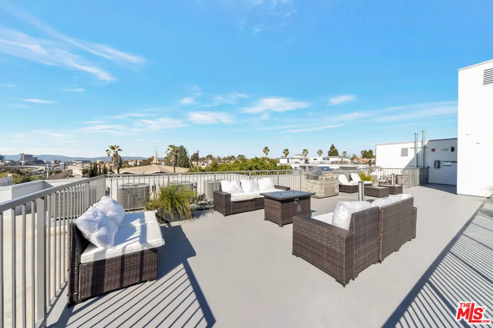 5506 Thornburn Street #401 Los Angeles, CA 90045