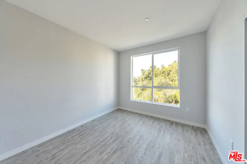 5506 Thornburn Street #401 Los Angeles, CA 90045