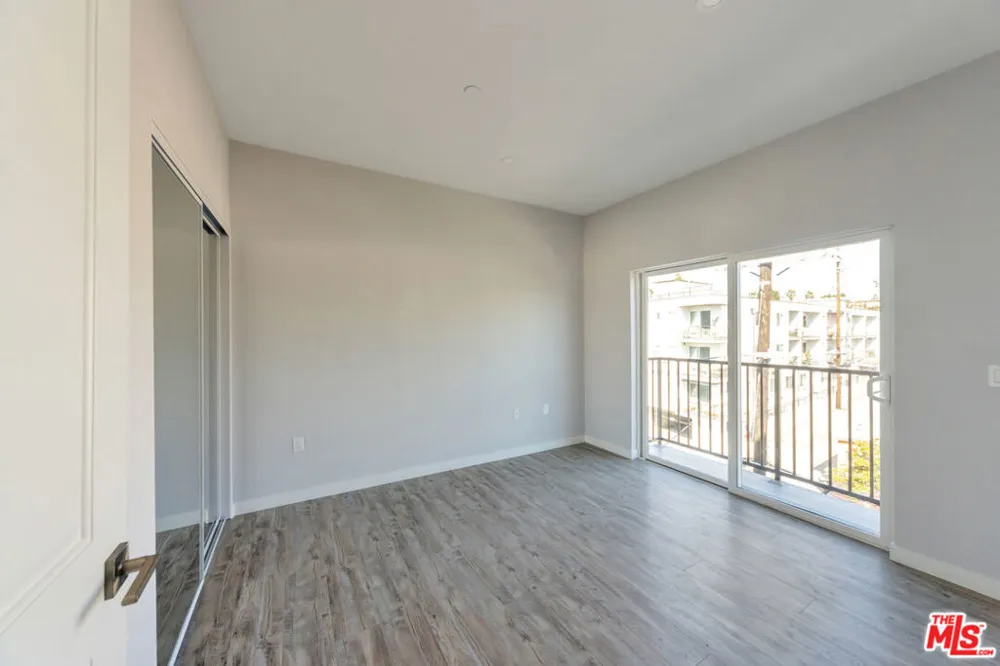 5506 Thornburn Street #401 Los Angeles, CA 90045