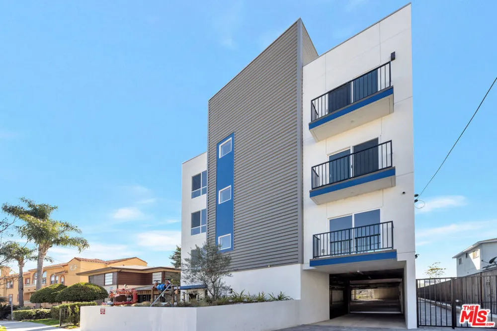 5506 Thornburn Street #401 Los Angeles, CA 90045