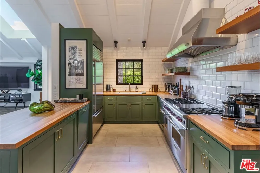 9151 Warbler Place Los Angeles, CA 90069