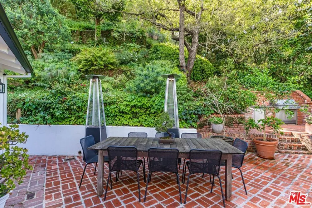 9151 Warbler Place Los Angeles, CA 90069