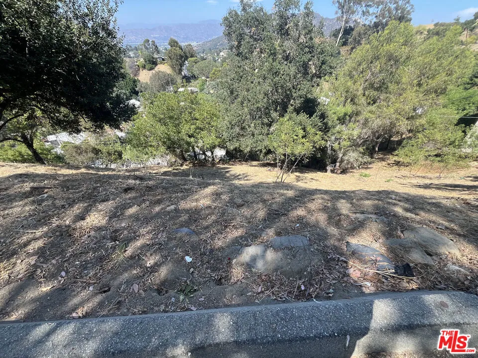 7247 W Sunnydip Trail Los Angeles, CA 90068