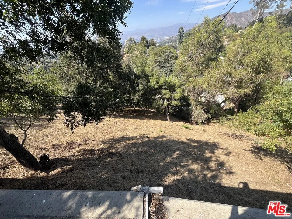 7247 W Sunnydip Trail Los Angeles, CA 90068