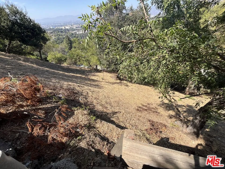 7247 W Sunnydip Trail Los Angeles, CA 90068