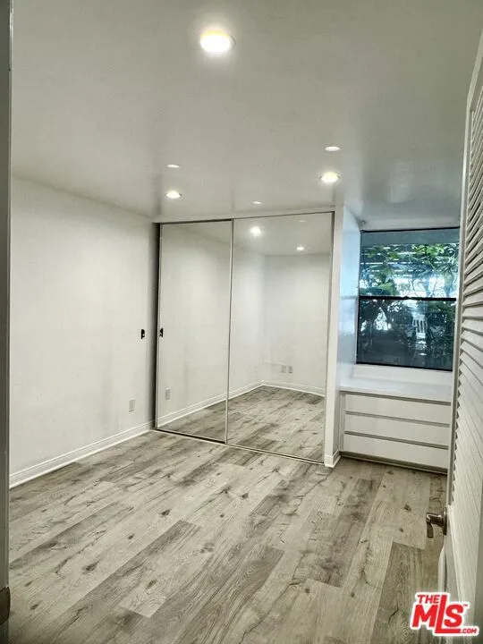 22 Navy Street #103 Venice, CA 90291