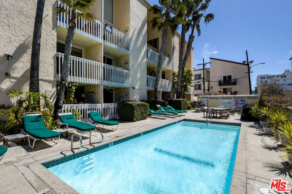22 Navy Street #103 Venice, CA 90291