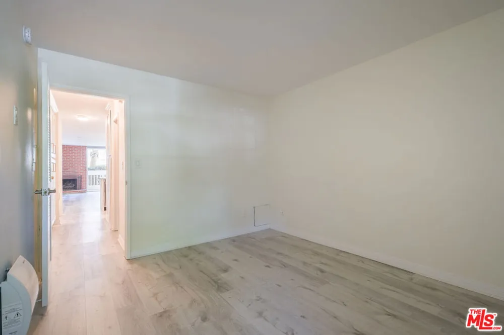 22 Navy Street #103 Venice, CA 90291