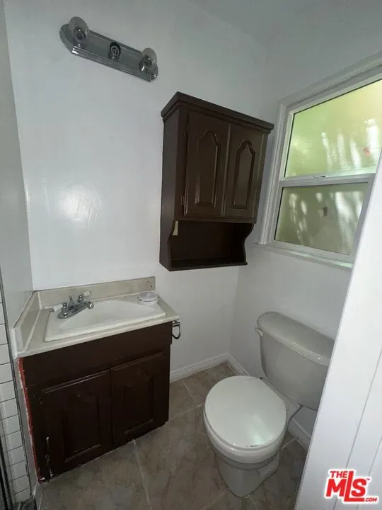 455 S Oakhurst Drive #3 Beverly Hills, CA 90212