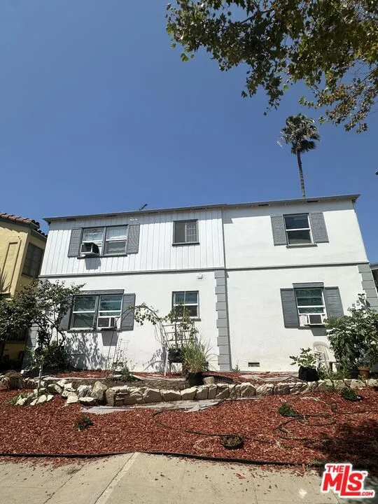 455 S Oakhurst Drive #3 Beverly Hills, CA 90212