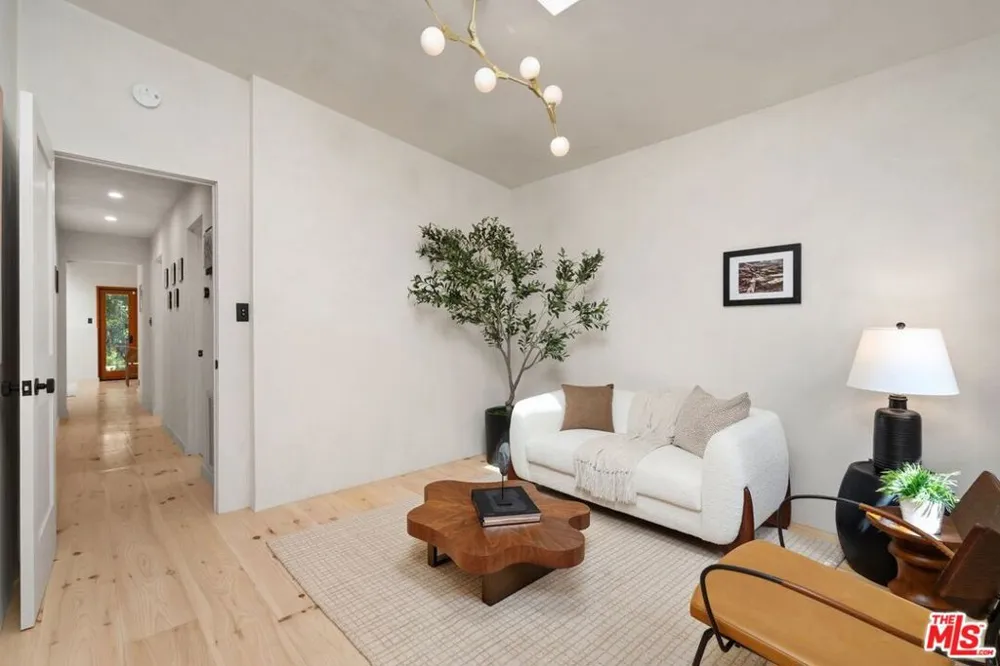 9667 Yoakum Drive Los Angeles, CA 90210