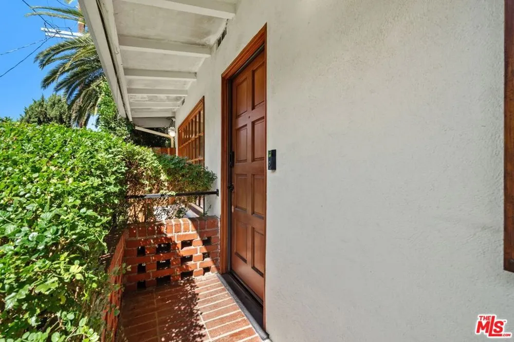 9667 Yoakum Drive Los Angeles, CA 90210