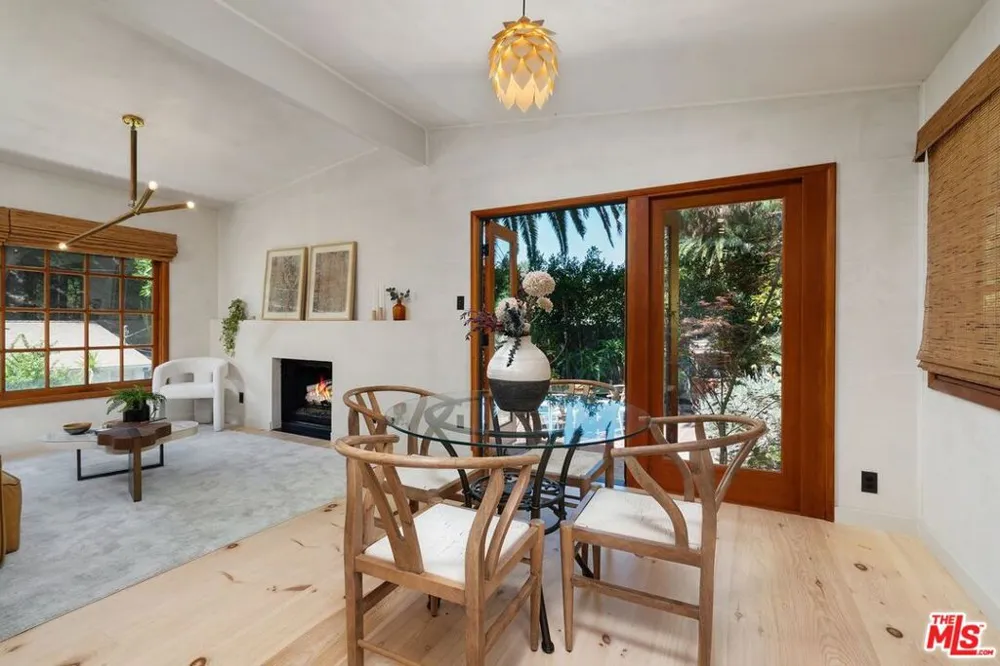 9667 Yoakum Drive Los Angeles, CA 90210