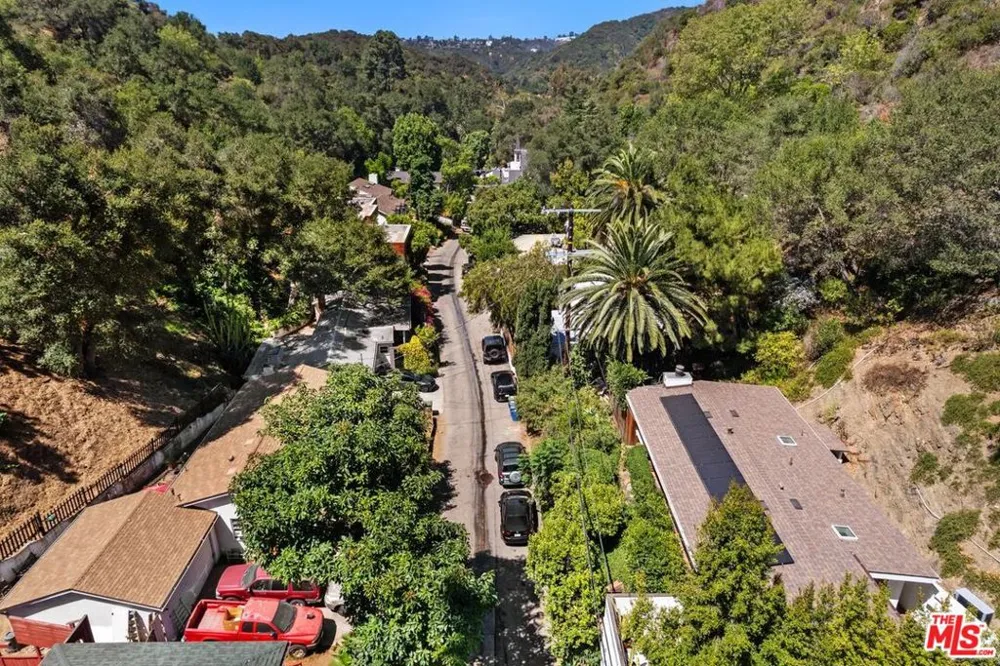 9667 Yoakum Drive Los Angeles, CA 90210