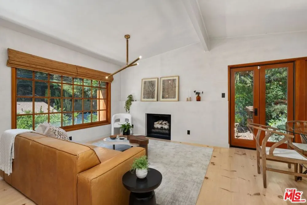 9667 Yoakum Drive Los Angeles, CA 90210