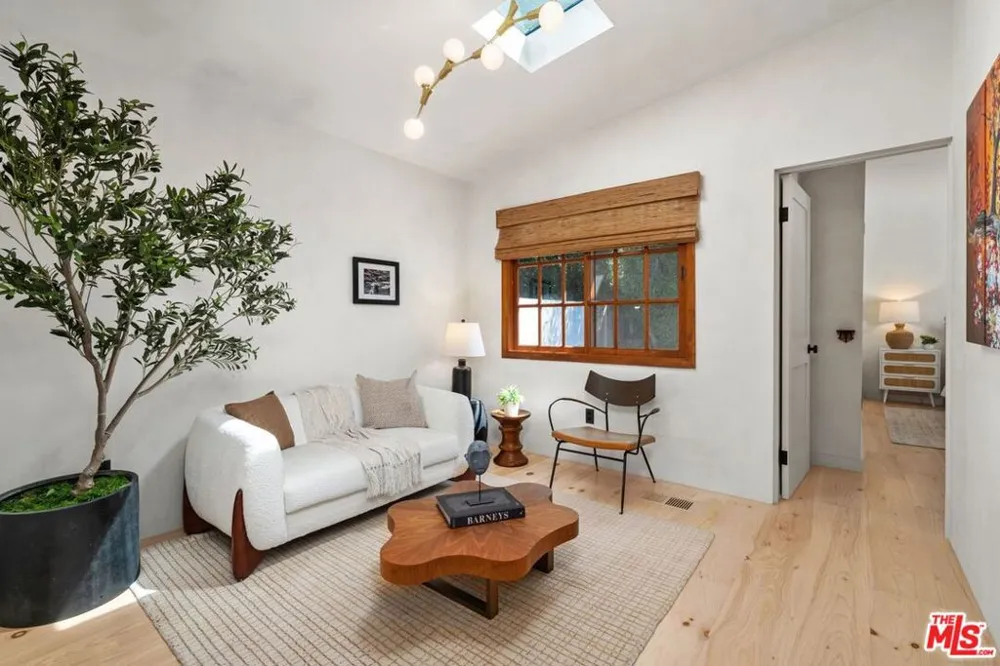 9667 Yoakum Drive Los Angeles, CA 90210