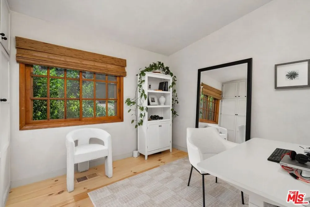 9667 Yoakum Drive Los Angeles, CA 90210