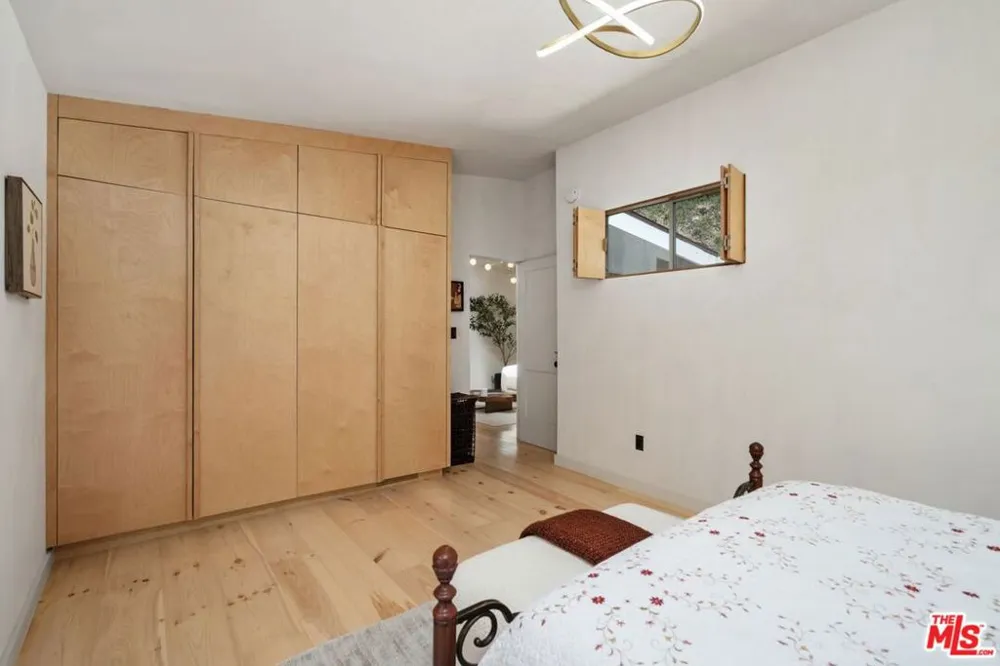 9667 Yoakum Drive Los Angeles, CA 90210