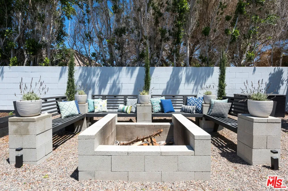 2350 Los Alamos Road Palm Springs, CA 92262